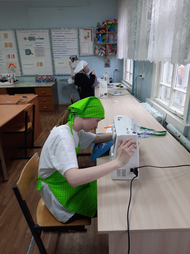 Швеи за работой.
